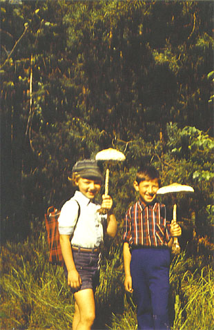 The boys, Efraim Rosenshtein (left) and Zhenya Kremen (right), were very happy to have found giant mushrooms on the road from the railway station. Currently both of them are living in Israel and both are fathers of families.