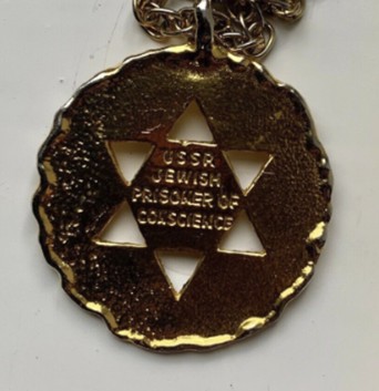 Fig. 2 Medallions with a diameter of 3.5 cm. Fig. 2 Medallions with a diameter of 3.5 cm.