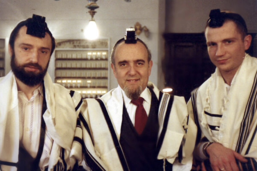 עם יולי אדלשטיין (מימין) והרב הסקל לוקשטיין